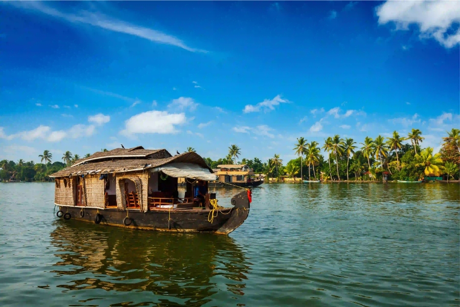 4-Days Kerala Honeymoon Tour