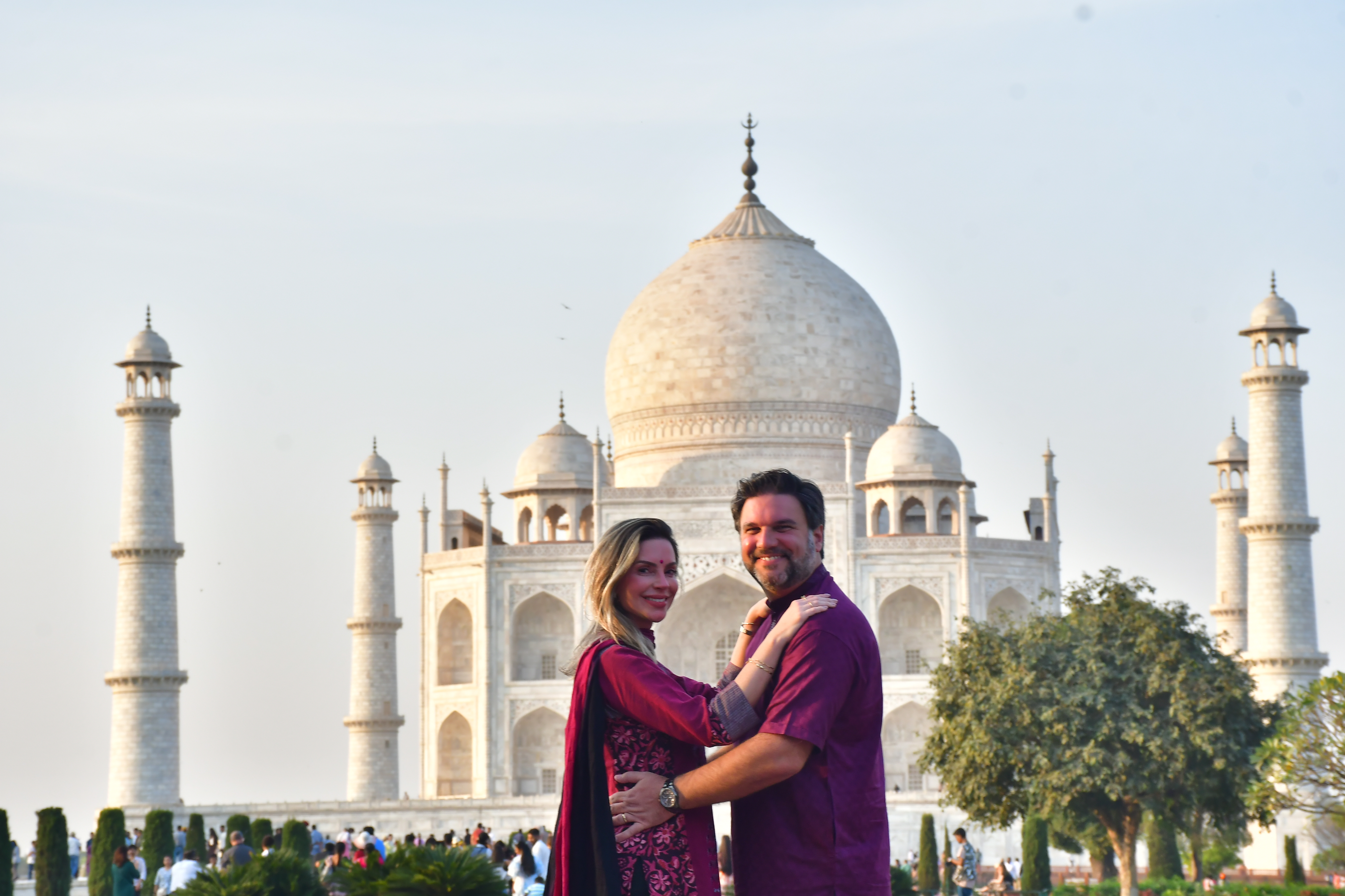 Taj Mahal Tour by luxury car (BMW-Audi-Mercedes)